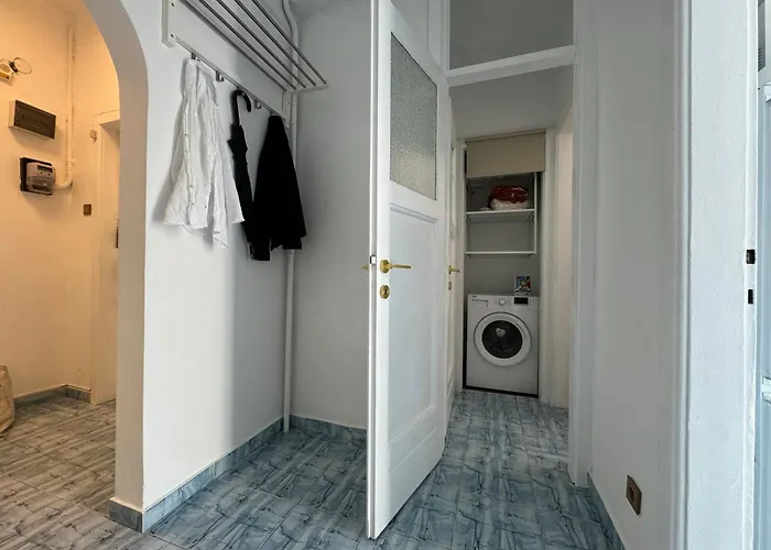 Airy & Beautiful Downtown Bucareste