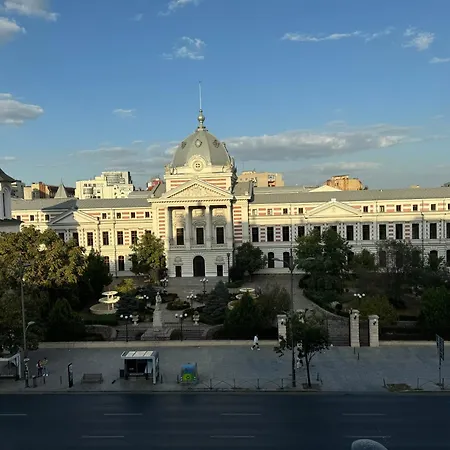 Airy & Beautiful Downtown Appartamento Bucarest