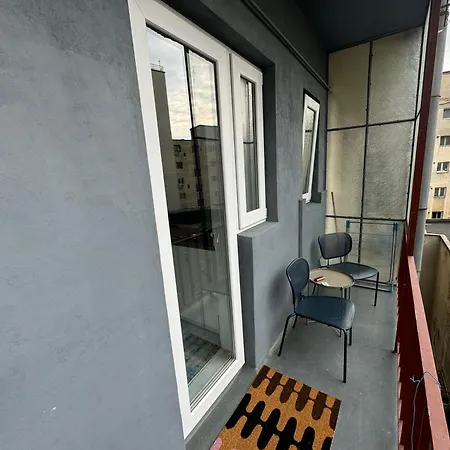 Airy & Beautiful Downtown Bucarest