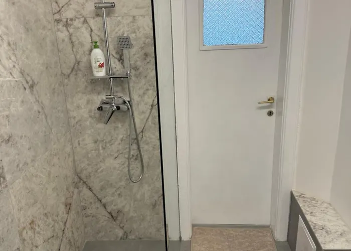 Airy & Beautiful Downtown Apartament *